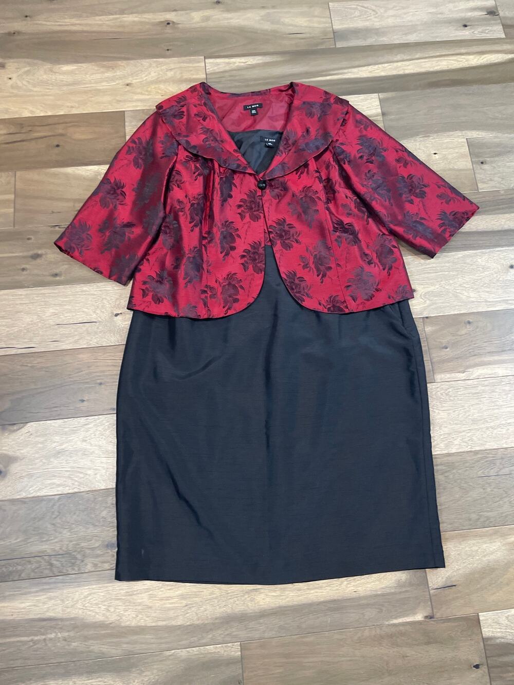 Le Bos Suit Set Size 24W Red Black Floral Blazer and Dress Matte Satin Lined
